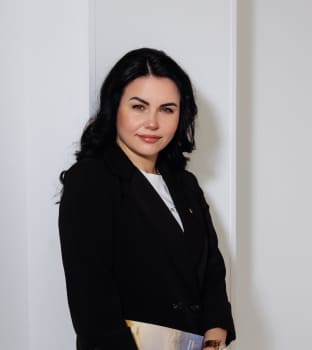 Елена Николаева